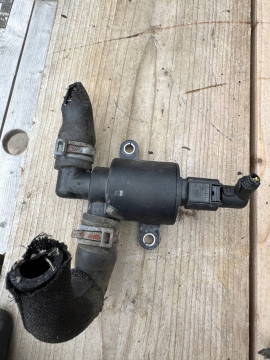 valve electromagnetic UKLADU CHLODZENIA AUDI OE 4H0121671G A6 A8 Q5 OEM
