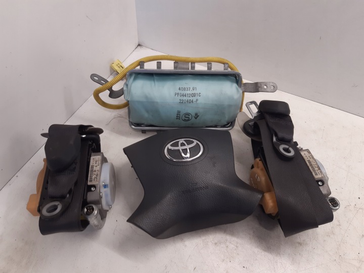 airbags airbag tension belts kpl Toyota Avensis T25