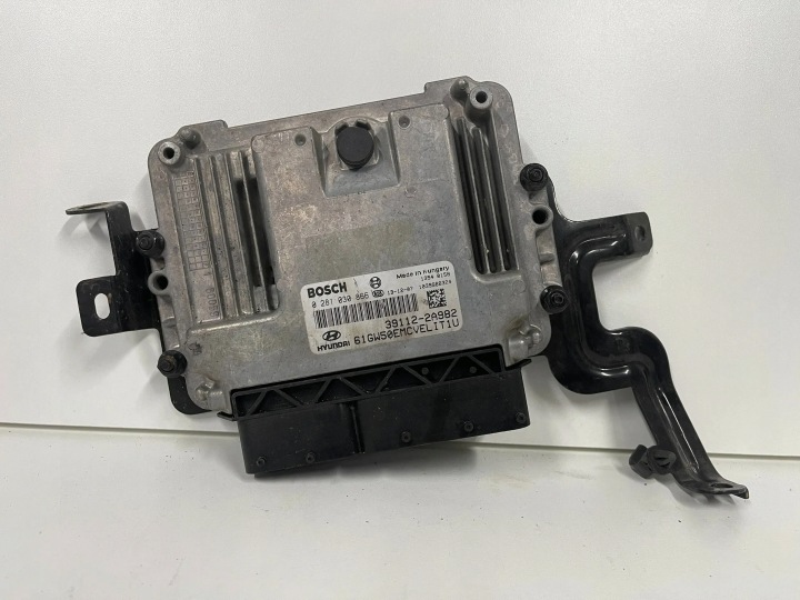 control unit computer of the engine HYUNDAI I30 II 2 12- 1.6 CRDI