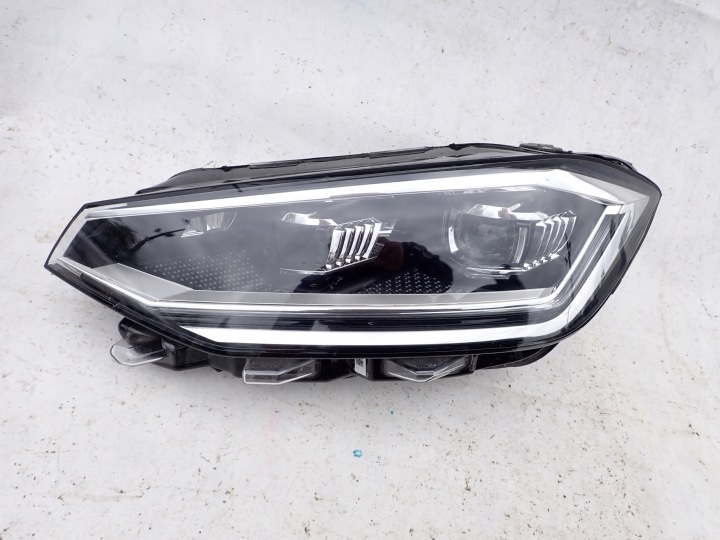 VW GOLF SPORTSVAN LIFT far lijeva prednji dio FULL LED
