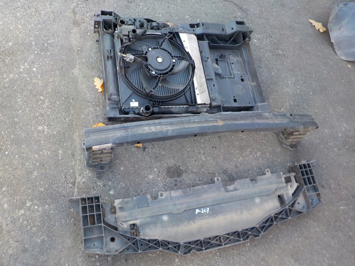 Versteifung Gurten vorne Kühler komplet peugeot 207 1,4 hdi