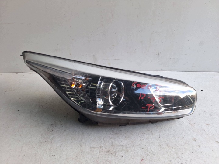 KIA CEED II 12-15 light right UK-ANGLIK 92102-A2040
