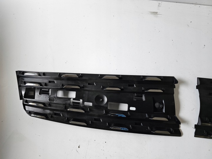 OPEL VIVARO C ZAFIRA D LIFE držiak GRILLA pravý predok 9833128477