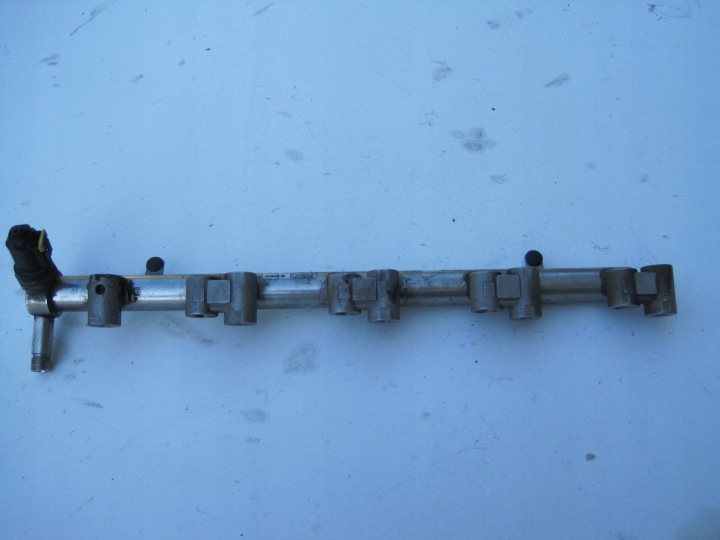 injection ramp RANGE ROVER EVOQUE 2,0i BB5E-9F797-BC