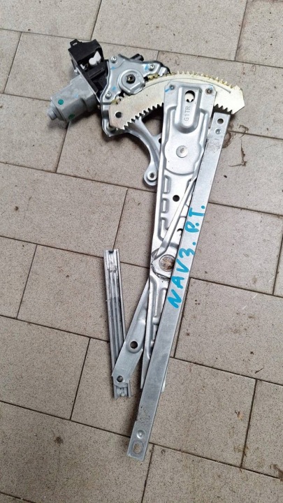 window regulator of the rear rear part side right Nissan Navara D23 827303SB0B