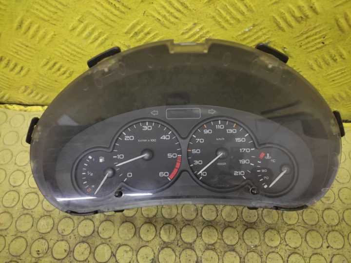 PEUGEOT 206 2.0 HDI dials 9645096080