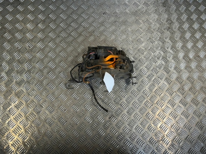 Mercedes-Benz E-Class 213 suspension compressor 10