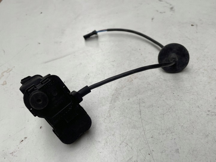 de la Serrure Volet Réservoir Carburant Volkswagen Polo V 6R 260121133735 !J