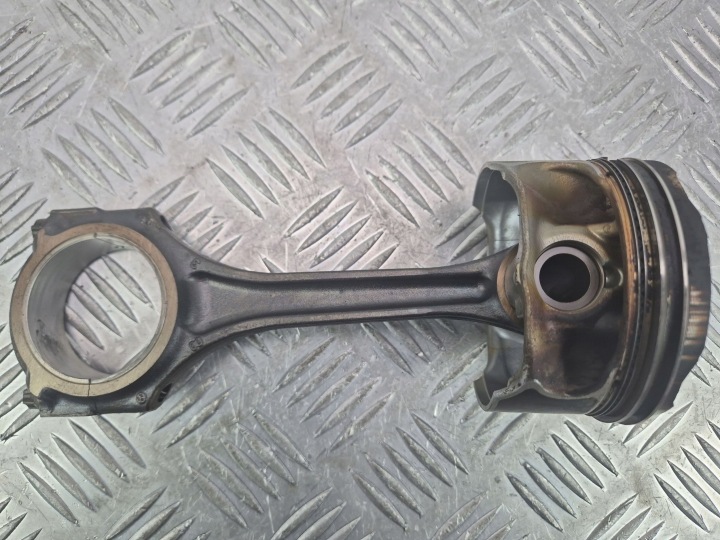 piston with connecting rod Mercedes A160 W176 DFA2700317 M270.910