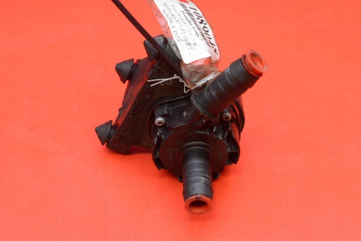 Pumpa pumpa obehu vody DG93-18D473-BC FORD S-MAX MK2 2.0 TDCI 180 KM 15