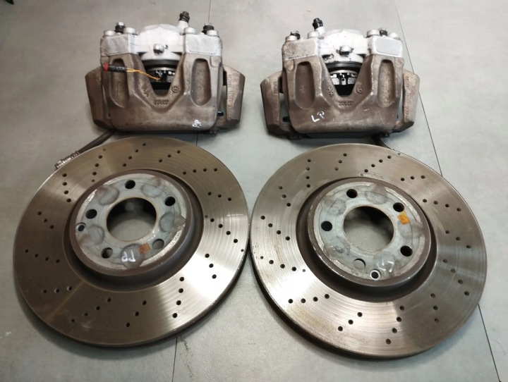Mercedes-Benz CLS C218 Bremsscheibe bremsen Bremssattel Bremse Sattel vorne