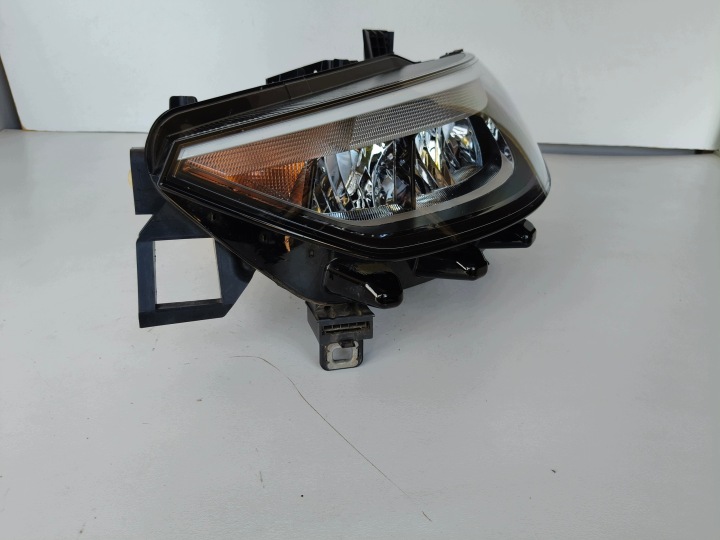 lámpa bal REFLEKTOR VW ID3 10A 21- FULL LED