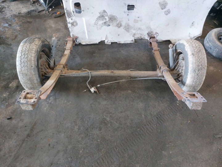 Renfort pare choc Pont arrière de la suspension Arrière OPEL MOVANO A