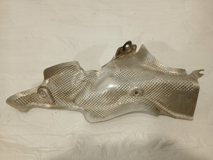 AUDI A4 B9 LIFT fedél TERMICZNA KOMORY a motrot 8W0399300F