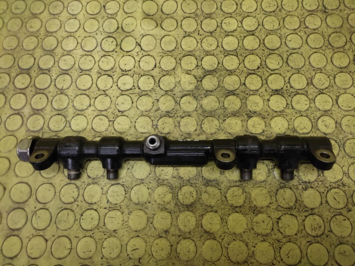 FORD MONDEO MK3 2.0 D Kraftstoffverteiler Einspritzleiste 6S7Q9D280AA