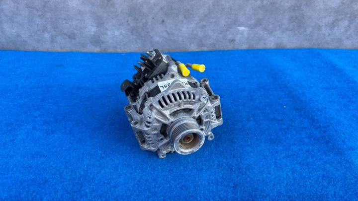 Alternateur AUDI A4 A5 A6 A8 Q7 VW SEAT SKODA 057903030A KA16/25L