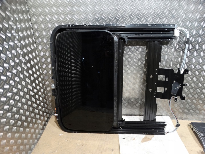 IDEALNY roof window AUDI A8 D4 1
