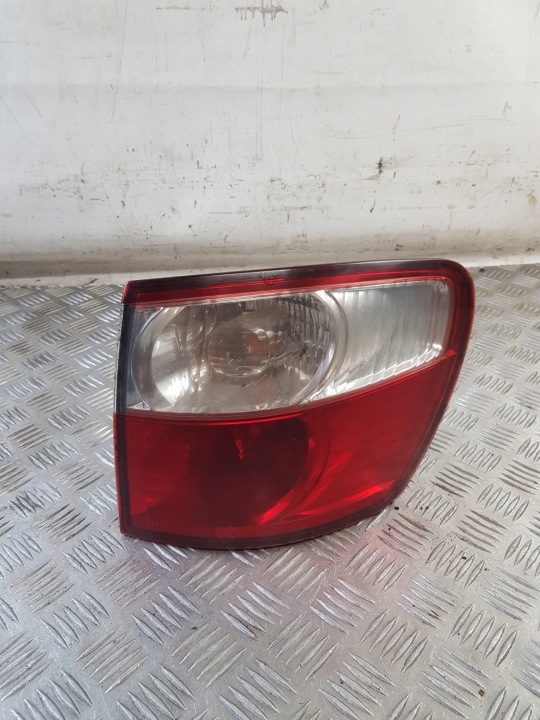 Licht rechts heck W Kotflügel TOYOTA AVENSIS VERSO LIFT 04R