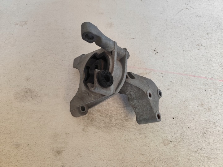 FIAT BRAVO II 2008 1.4 16V Supporti motore usato 46832498