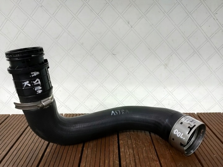 OPEL ASTRA K V 15-19 1.4T TURBO Schlauch intercooler Schlauch Rohr 13374646 OE