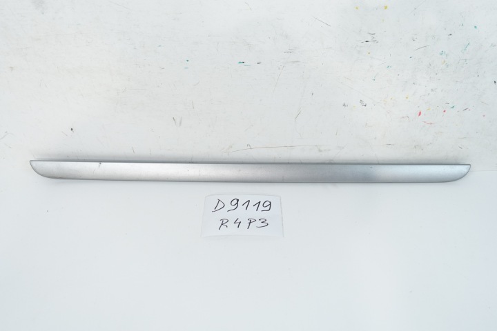 moulding side lower left front MERCEDES VITO W639 A6396909925