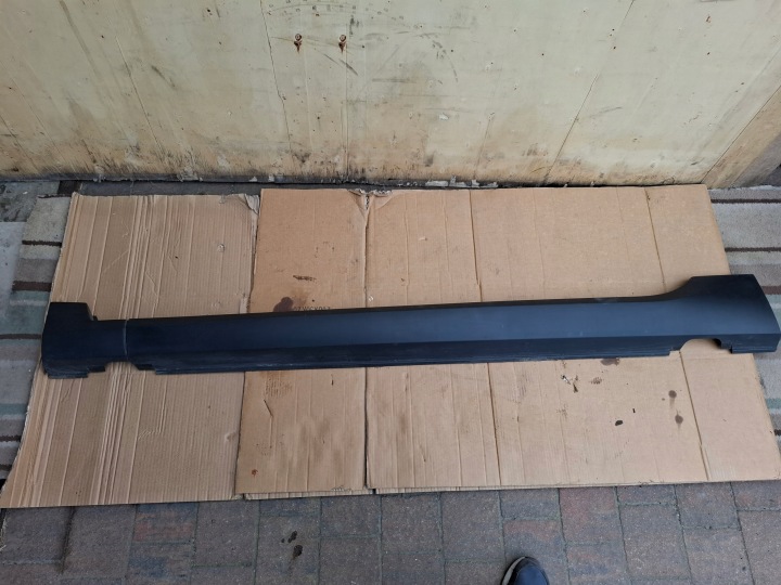 PEUGEOT 2008 and moulding threshold cap left 96781716XT