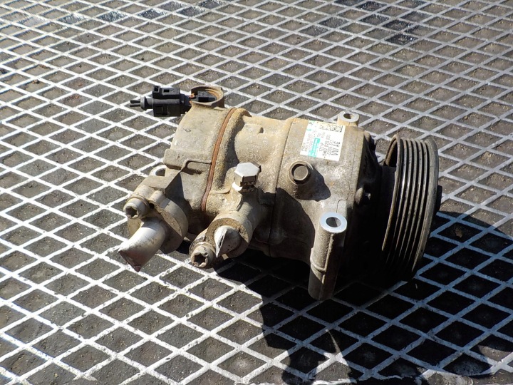 VOLKSWAGEN AUDI SKODA SEAT 1.6 TDI kompresor pumpa klimatizaci 5K0820803