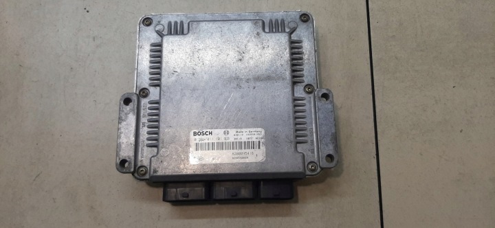 Unité de contrôle Moteur RENAULT LAGUNA 1.9 DCI 820009541