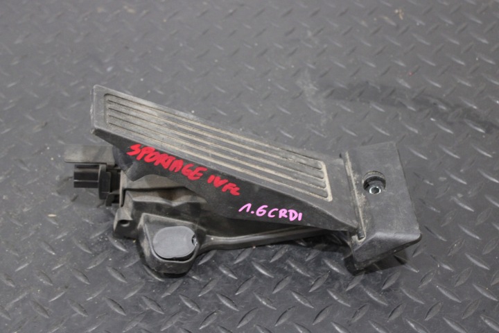 pedala gasa KIA SPORTAGE IV 4 LIFT SH04018511
