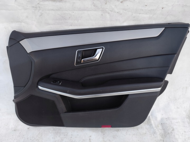 MERCEDES W212 tapacír dvere predok pravá