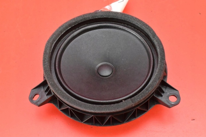 speaker left rear part 86160-30E00 TOYOTA YARIS 4 IV GR 3D HB 20-21