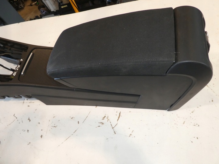 armrest TUNEL VW PASSAT B7