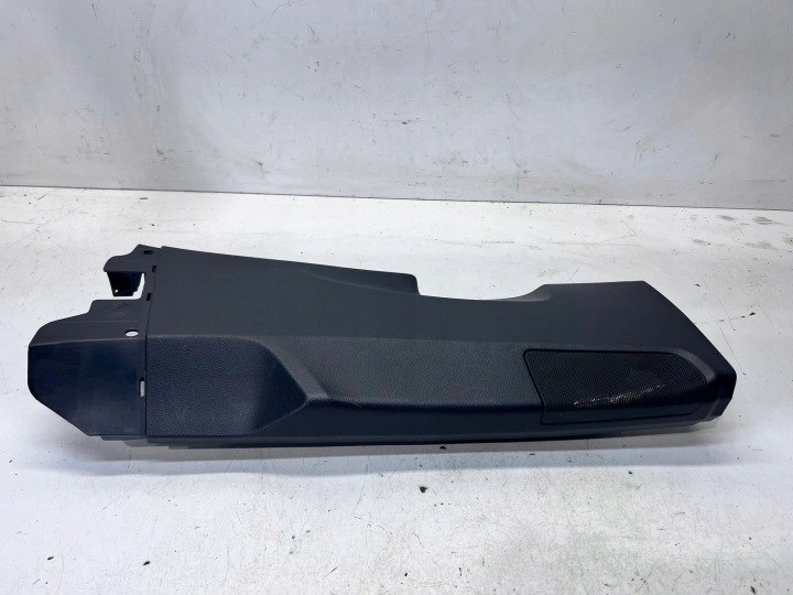 cover POSZYCIA SLUPKA B right AUDI Q7 4M 4M0867240K
