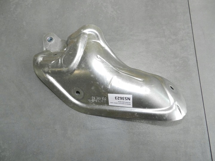 BMW X1 F48 2.0 D Couverture tablier moteur TERMICZNA 8571895