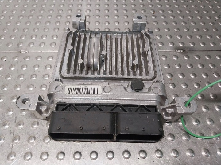 számítógép Vezerlő egység a motrot A6511500126 MERCEDES W204 W207 W212 2.2 CDI 651