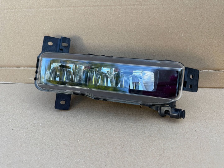BMW G20 G21 maglenka desni 11321020000