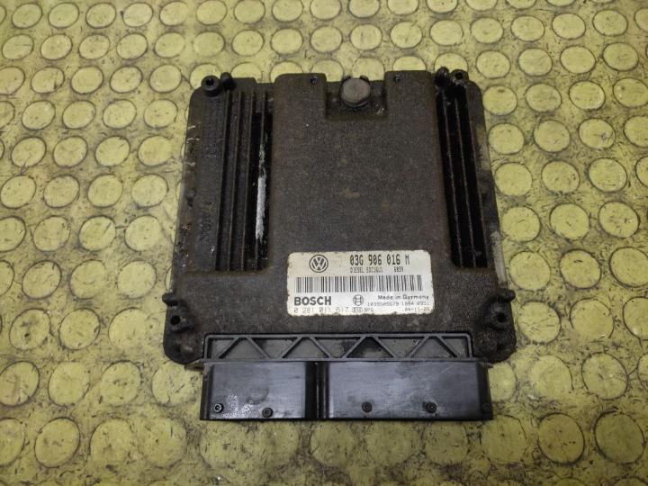 VW GOLF V control unit of the engine 0281011617