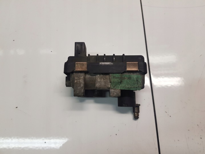 FORD MONDEO MK4 2.2 TDCI regulator of the turbine G-50 6NW009483