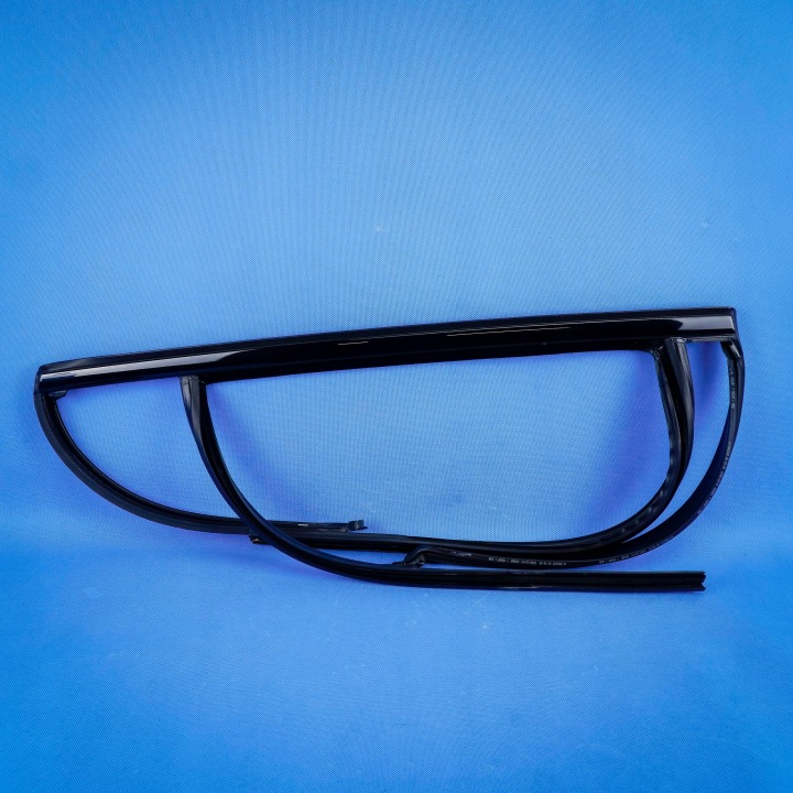lišta Horn dveře záď pravý BMW X3 G01 51357393448 7393448 7410044 Shadow