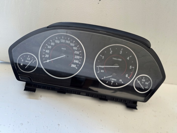Instruments tachymètre compte tours Horloge montre tableau bord BMW F30 320XD 2,0 D 17649411 EU