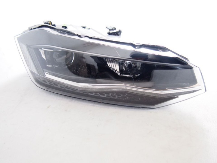 Volkswagen Polo 17r LED Reflektor desni far desna 2017 2G1941036H