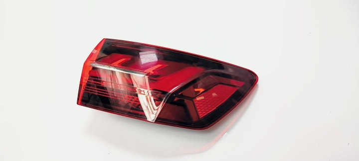 Licht rechts heck 8W9945092AC AUDI A4 B9 KOMBI