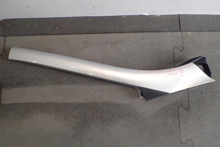 BLENDE ABDECKUNG SLUPKA RECHTS RENAULT SCENIC III 09
