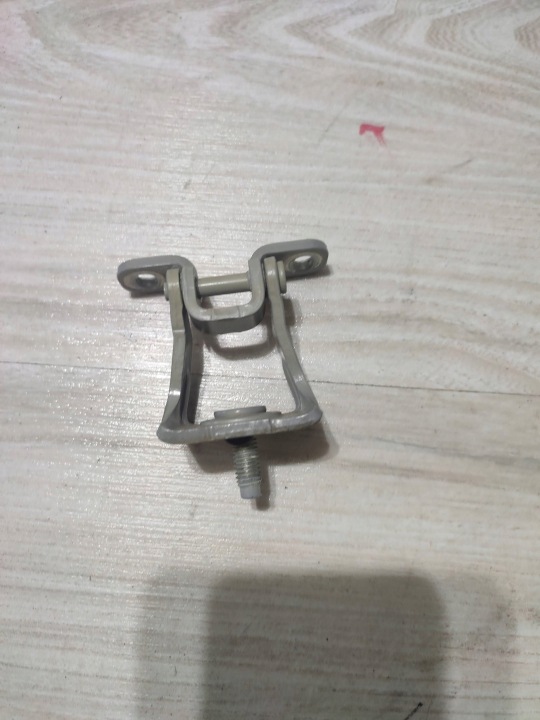 Skoda Scala 2020 hinge of rear bonnet boot