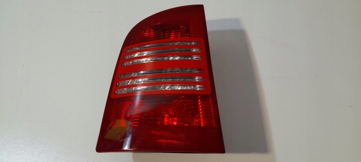 Skoda Octavia et Kombi Lift Feux phare Arrière Gauche 1U9945096A (R421)