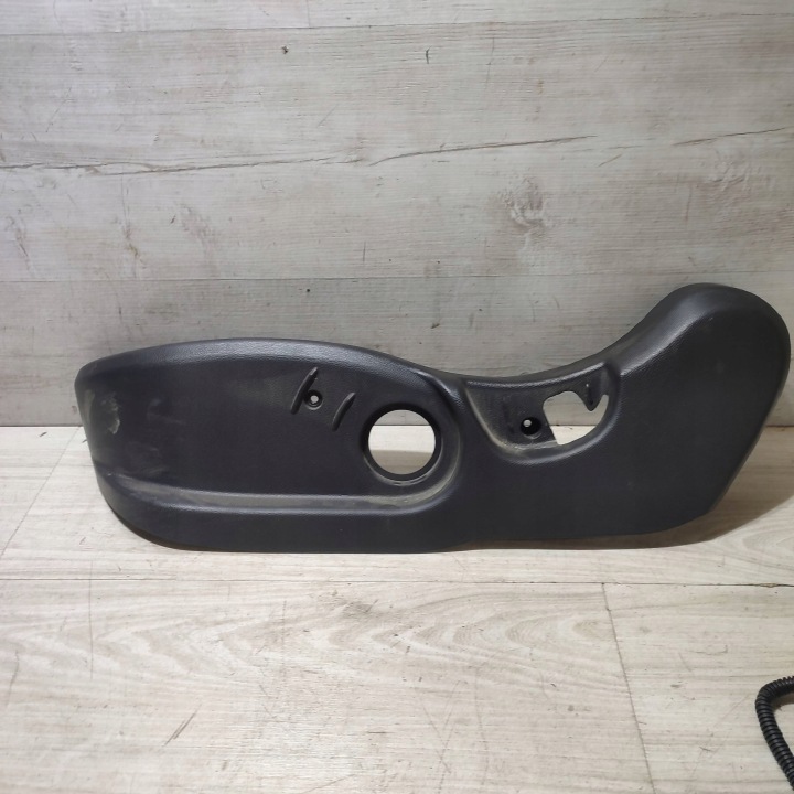 Bok bočný sedačka ľavý predok Hyundai i20 88901C8100