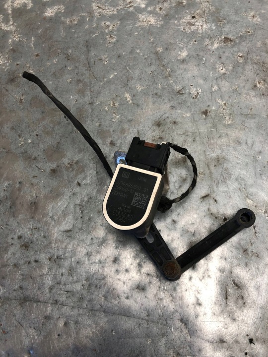 sensor POZIOMOWANIA of the lights rear part BMW F10 LCI 6861351