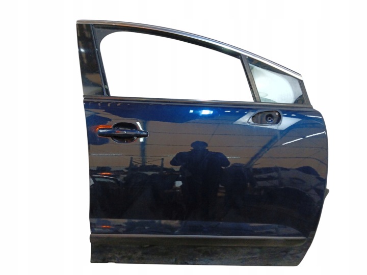 dveře pravý předek PEUGEOT 3008 a 1 KOD LAKIERU KPSC