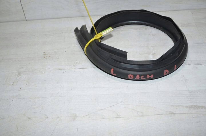 de la serrure Insert du capot Arrière Dacia Duster et LIFT 15r