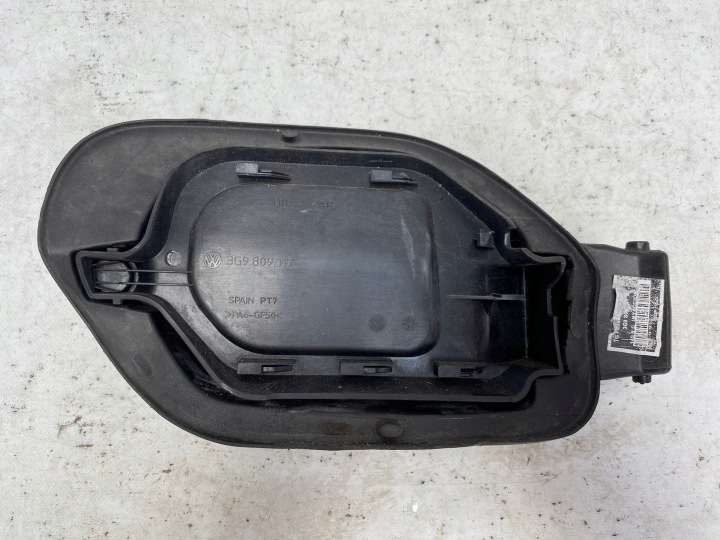 VW PASSAT B8 KOMBI 14- door fuel tank door 3G9809117